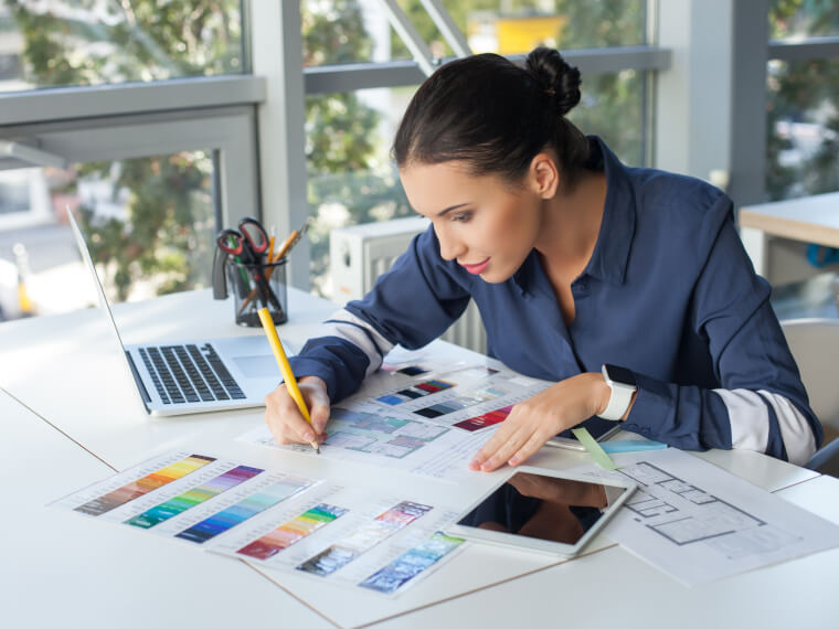 Comment trouver des clients en tant que décorateur d'intérieur ?